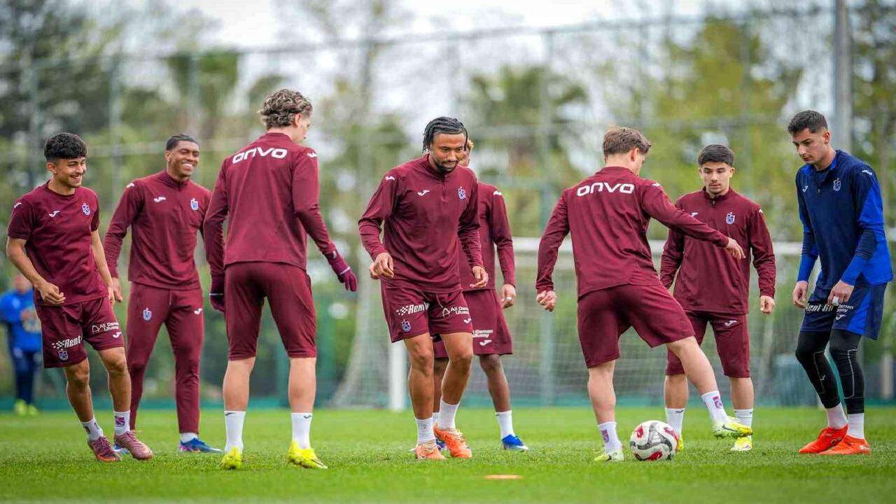 Hearts maçı öncesi Trabzonspor’da büyük kriz: Thomas Reis açıkladı, yıldız isim takımdan ayrıldı! 3